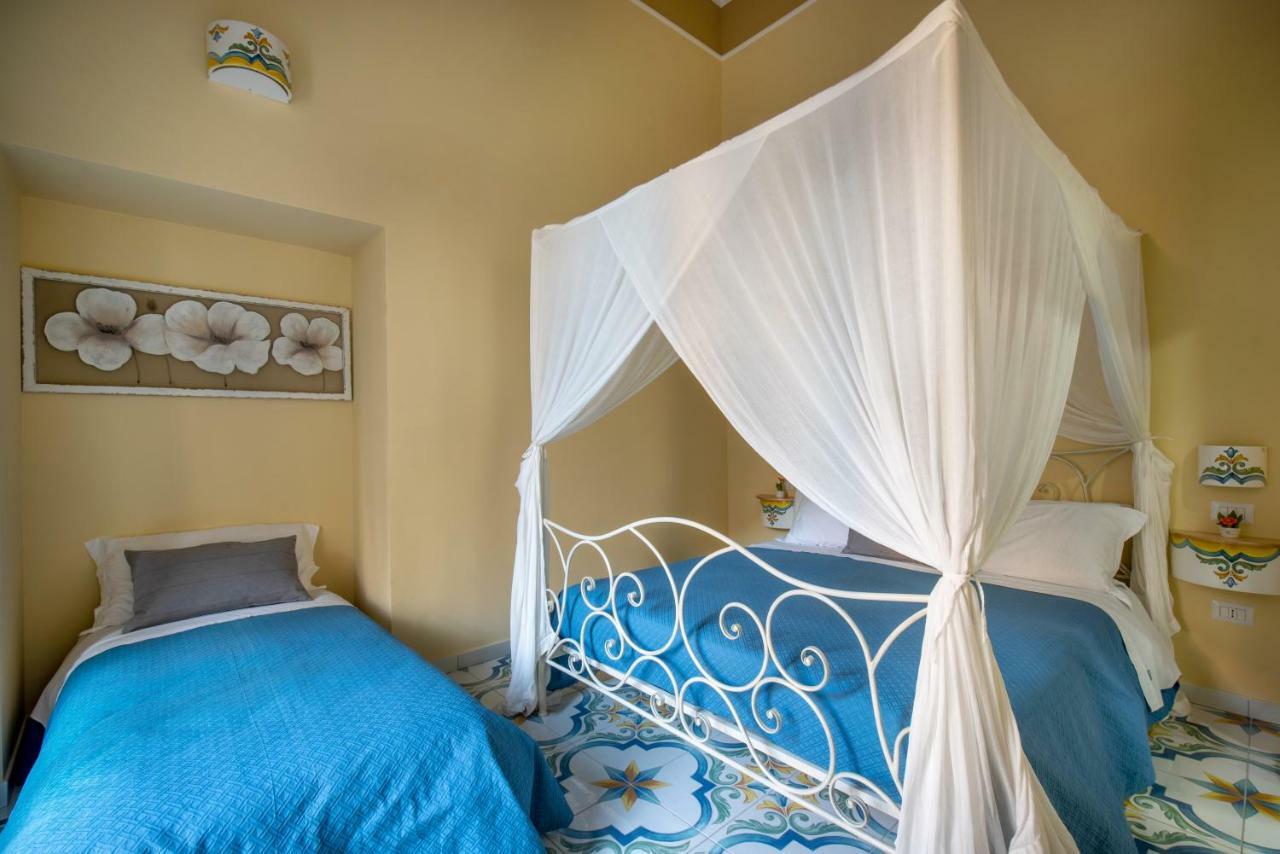 Regina Elena Bed & Breakfast Naples Exterior photo
